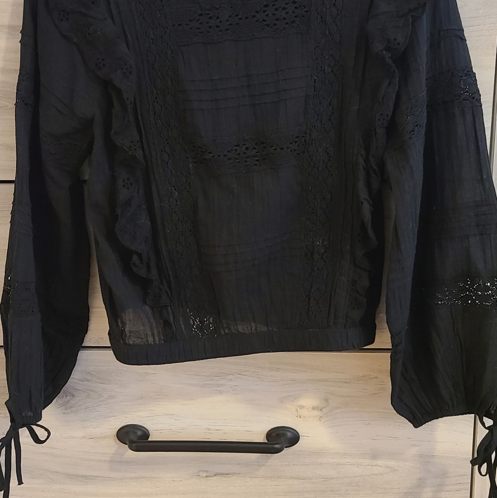 American Eagle peasant top